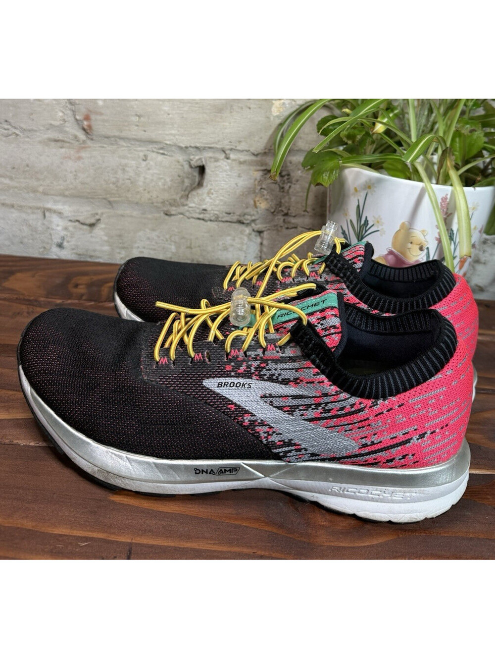 Brooks Ricochet Black/Pink/Gray/Yellow Colorblock Low Top Lace-Up Running